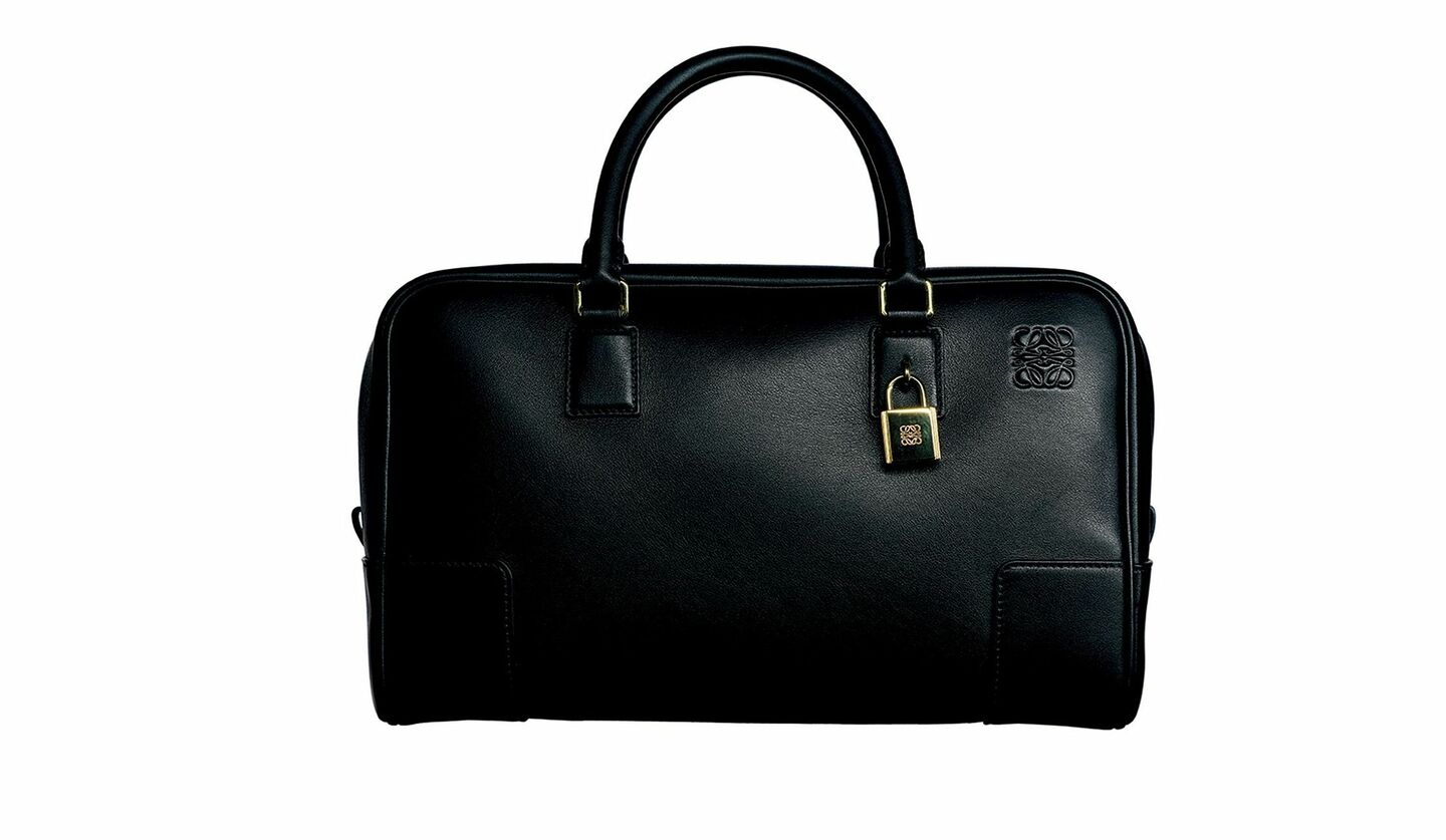 「ロエベ」の『アマソナ』と「ロロ・ピアーナ」のベビーカシミアニット