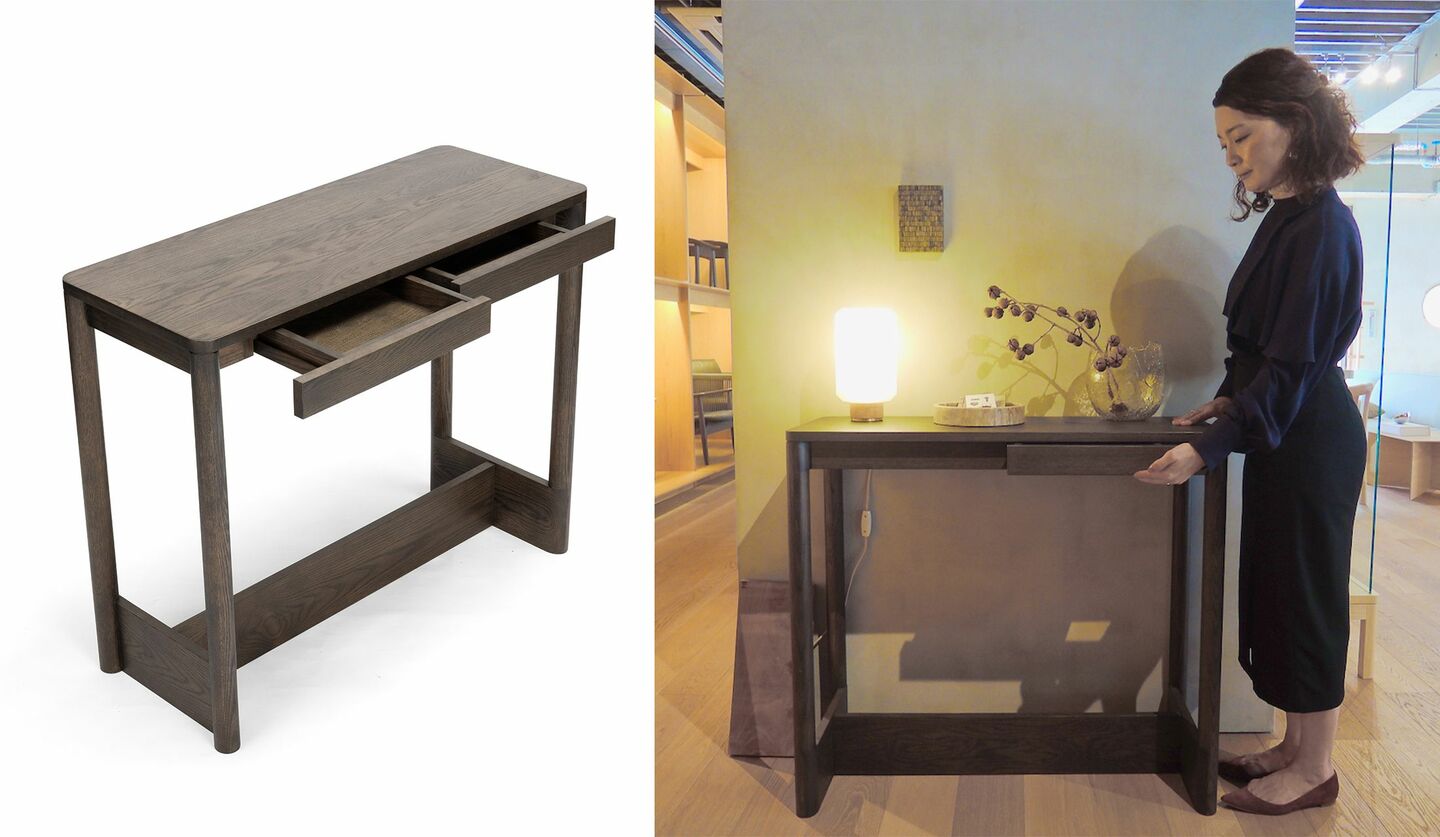 佐賀県発のインテリアブランド「ARIAKE」の『コヤバリ 90コンソール テーブル(Koyabari 90 Console Table)』とインテリアエディターの土橋陽子さん