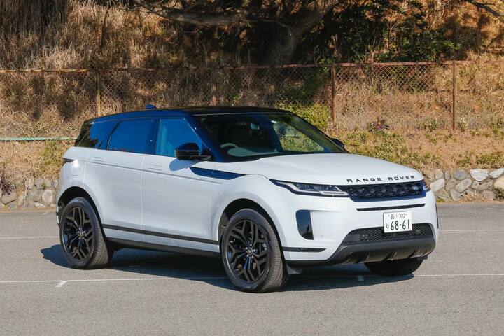 格納式のドアハンドルなど、ボディ全体の凹凸を抑えた、つるっとしたデザインになった。