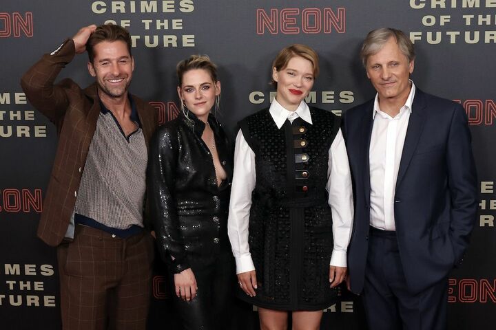 左から共演のスコット・スピードマン、レア・セドゥ、ヴィゴ・モーテンセンと。