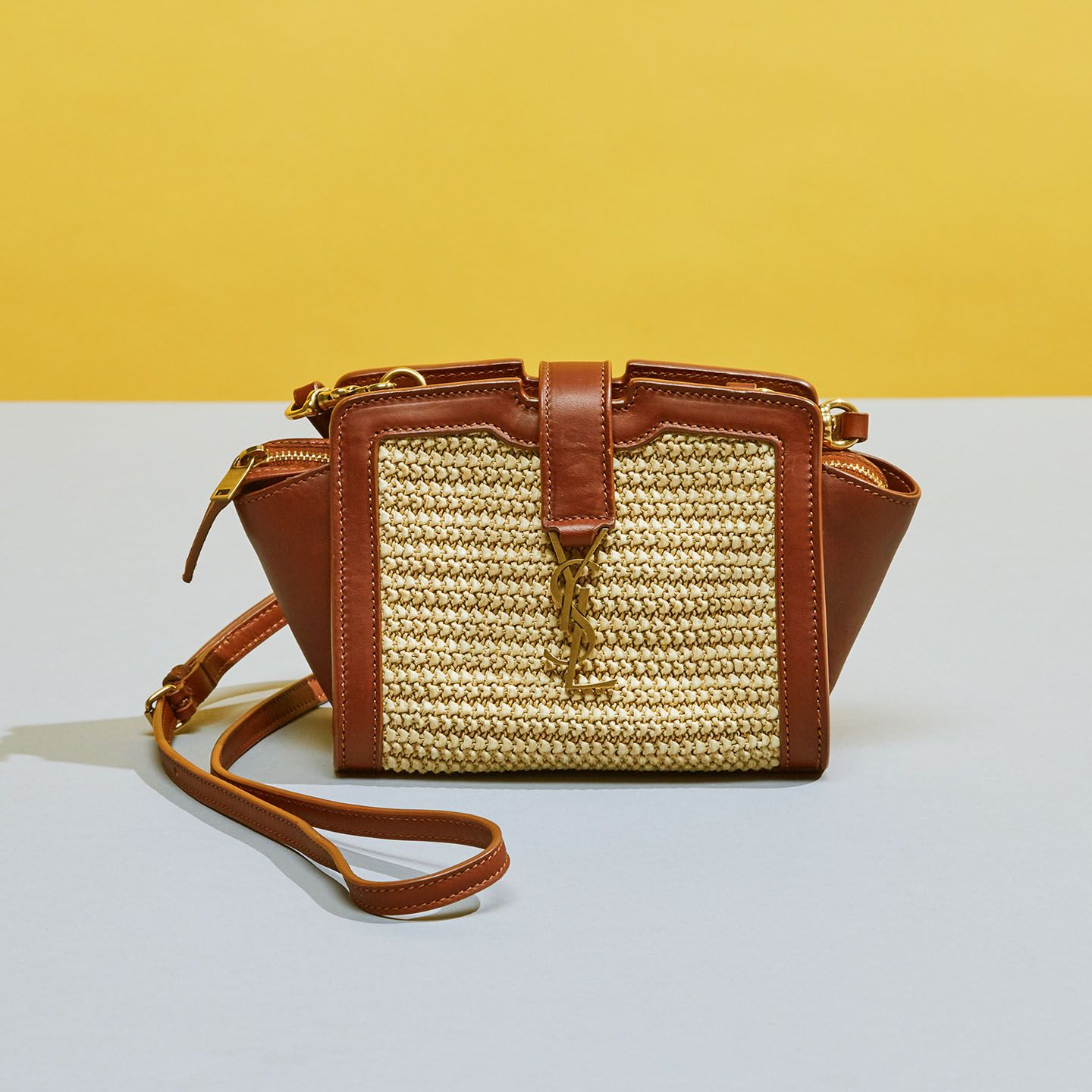 バッグ「モノグラム・サンローラン トイ・ダウンタウン・YSLカバ」【縦13.5×横25×マチ9.5cm】¥145,000(税抜)