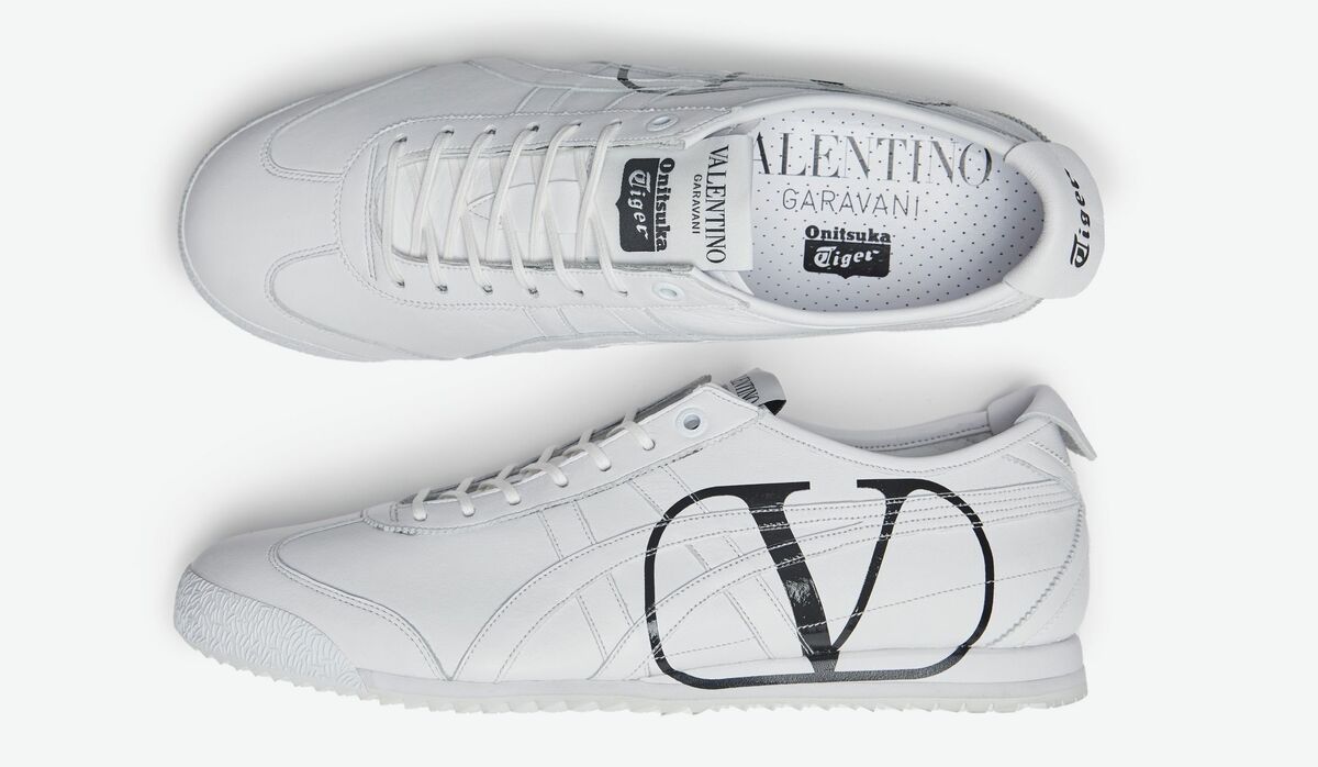 足元美人に！「ヴァレンティノ ガラヴァーニ×オニツカタイガー」の