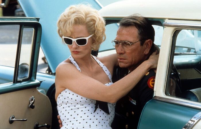 右は、トミー・リー・ジョーンズ。