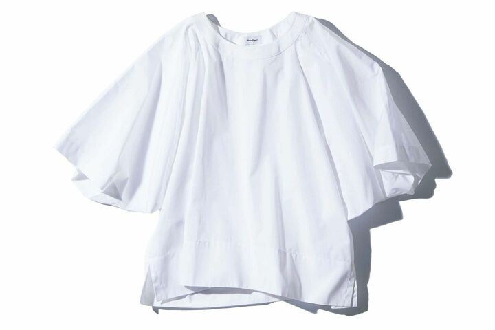 ブラウス￥83,000（フェラガモ・ジャパン〈サルヴァトーレ フェラガモ〉）　[Precious2019年5月号128ページ] 