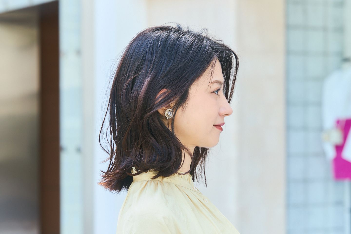 オフィスで通用するカジュアルな「下ろす」髪型【16選】 | Precious.jp(プレシャス)
