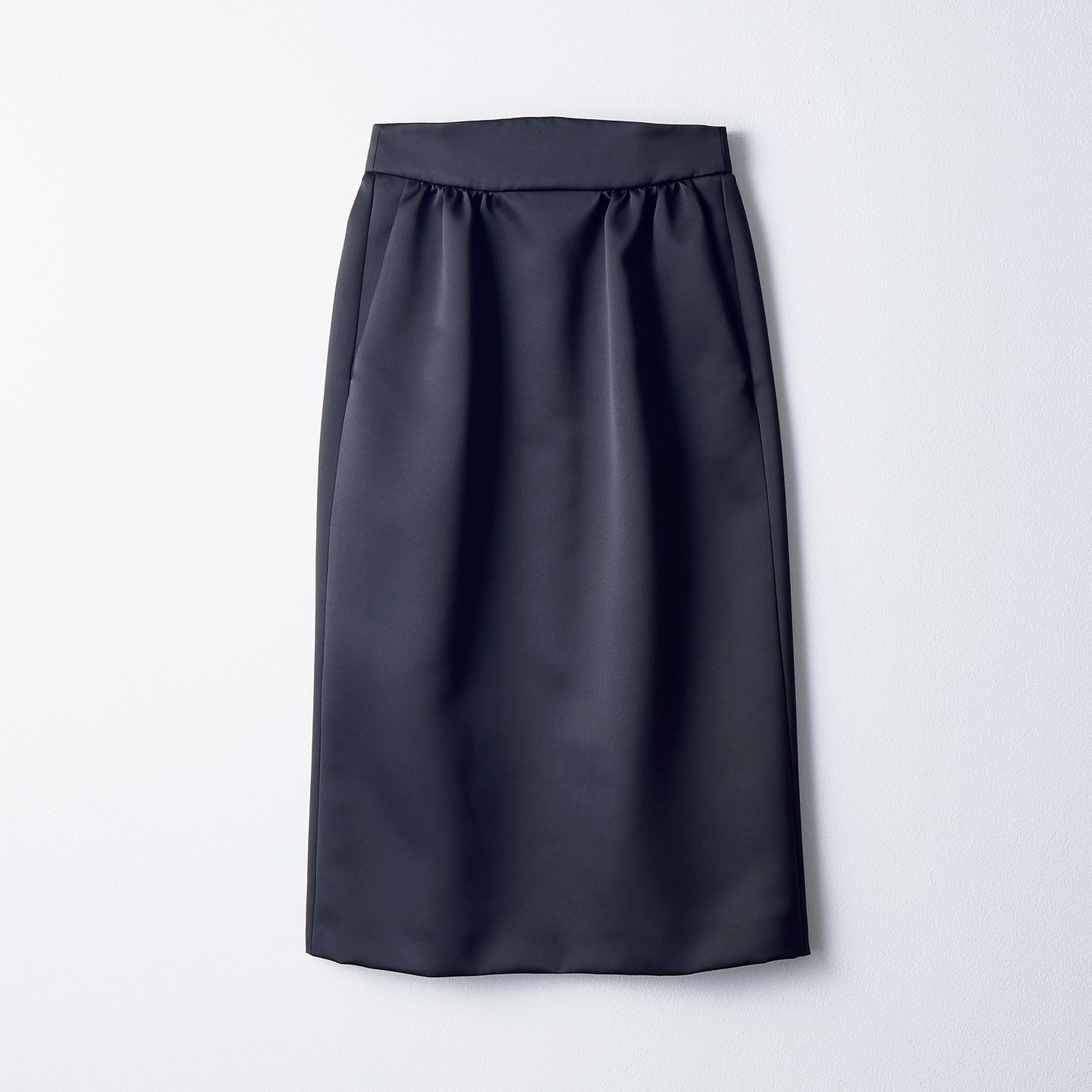 スカート¥138,000(ジョルジオ アルマーニ ジャパン〈ジョルジオ アルマーニ〉)