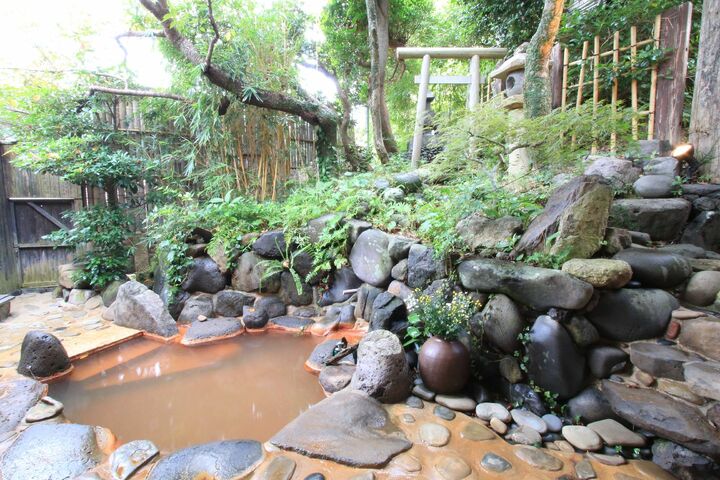 客室「月の間」の露天風呂