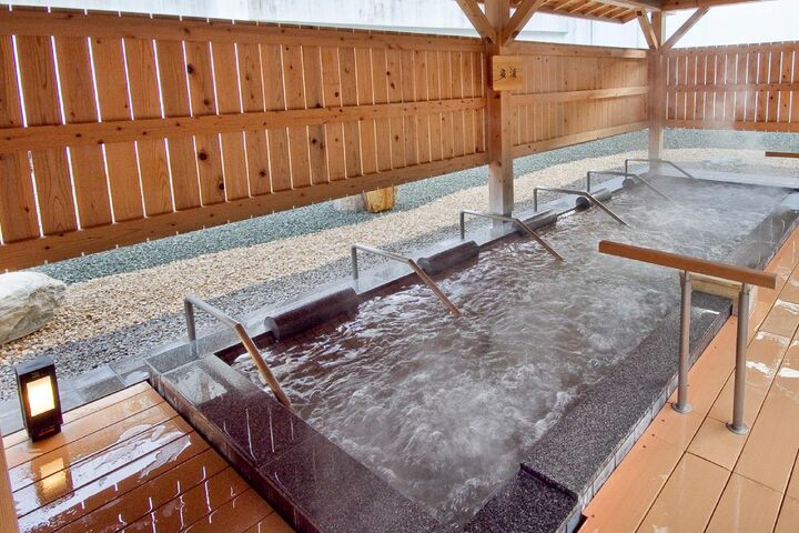 大露天風呂の寝湯
