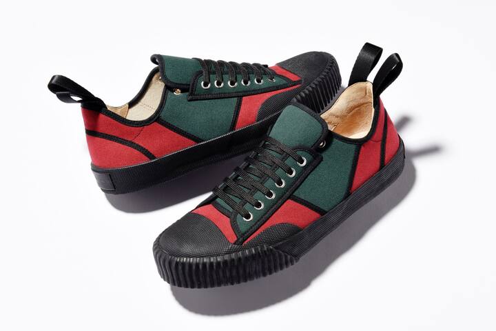 スニーカー¥76,000(エトロ ジャパン)