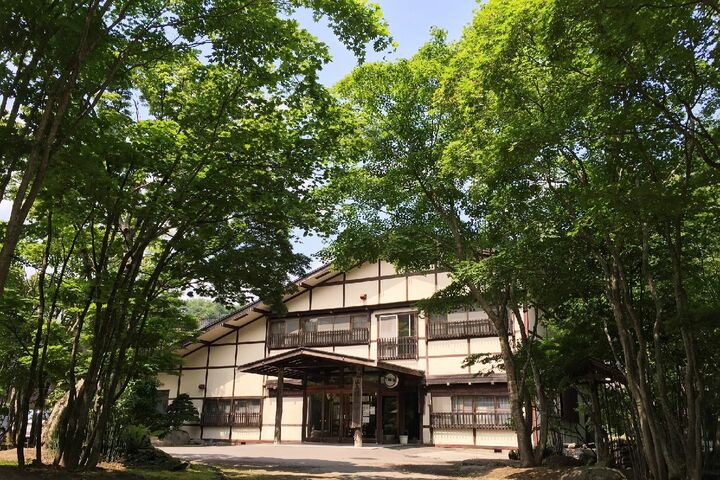 「銀婚湯」の外観