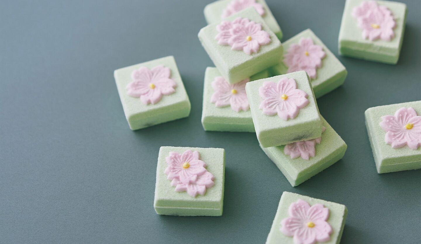 京都の和菓子店「千本玉壽軒」の桜の落雁