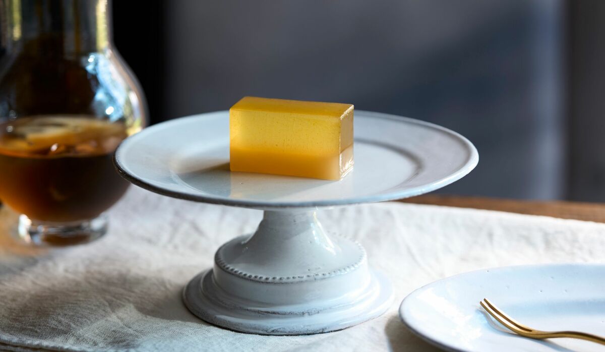 ドラミさん専用 とらや」から数量限定販売！フランスの名産品を使った特製羊羹