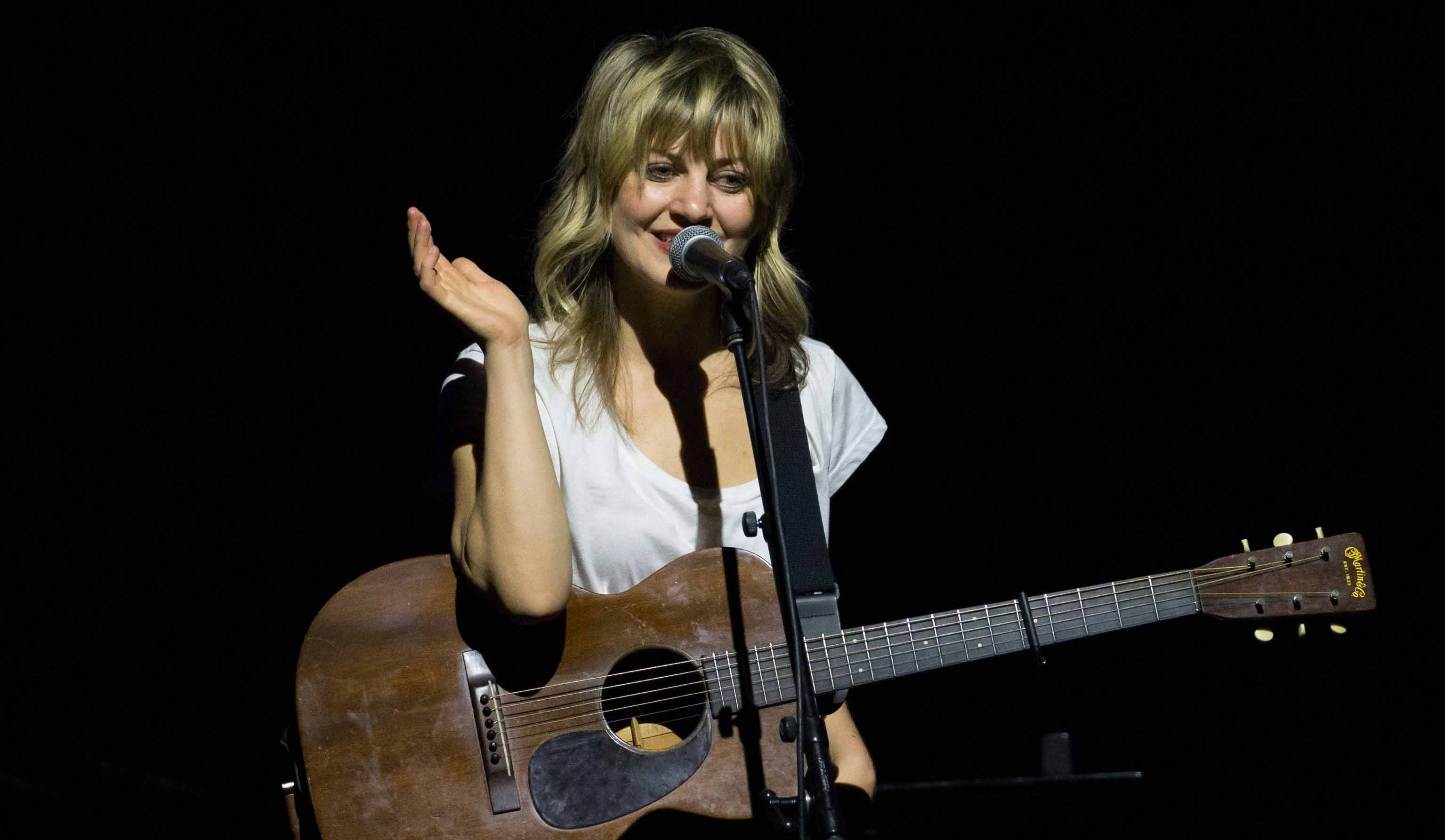 トニー賞の目玉か?神話世界の物語をオールド・ジャズ的楽曲に乗せて濃密に描く充実作『ヘイディズタウン』より