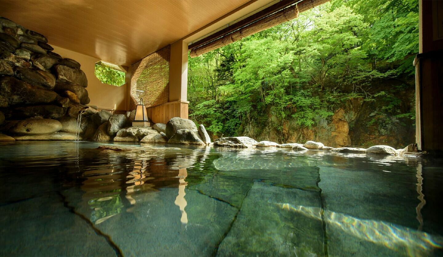 栃木県塩原温泉郷「割烹旅館 湯の花荘」の露天風呂