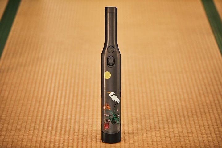 こちらは「秋」モデル。満月の黄色が、リアルなお月様のように煌々と輝いています。