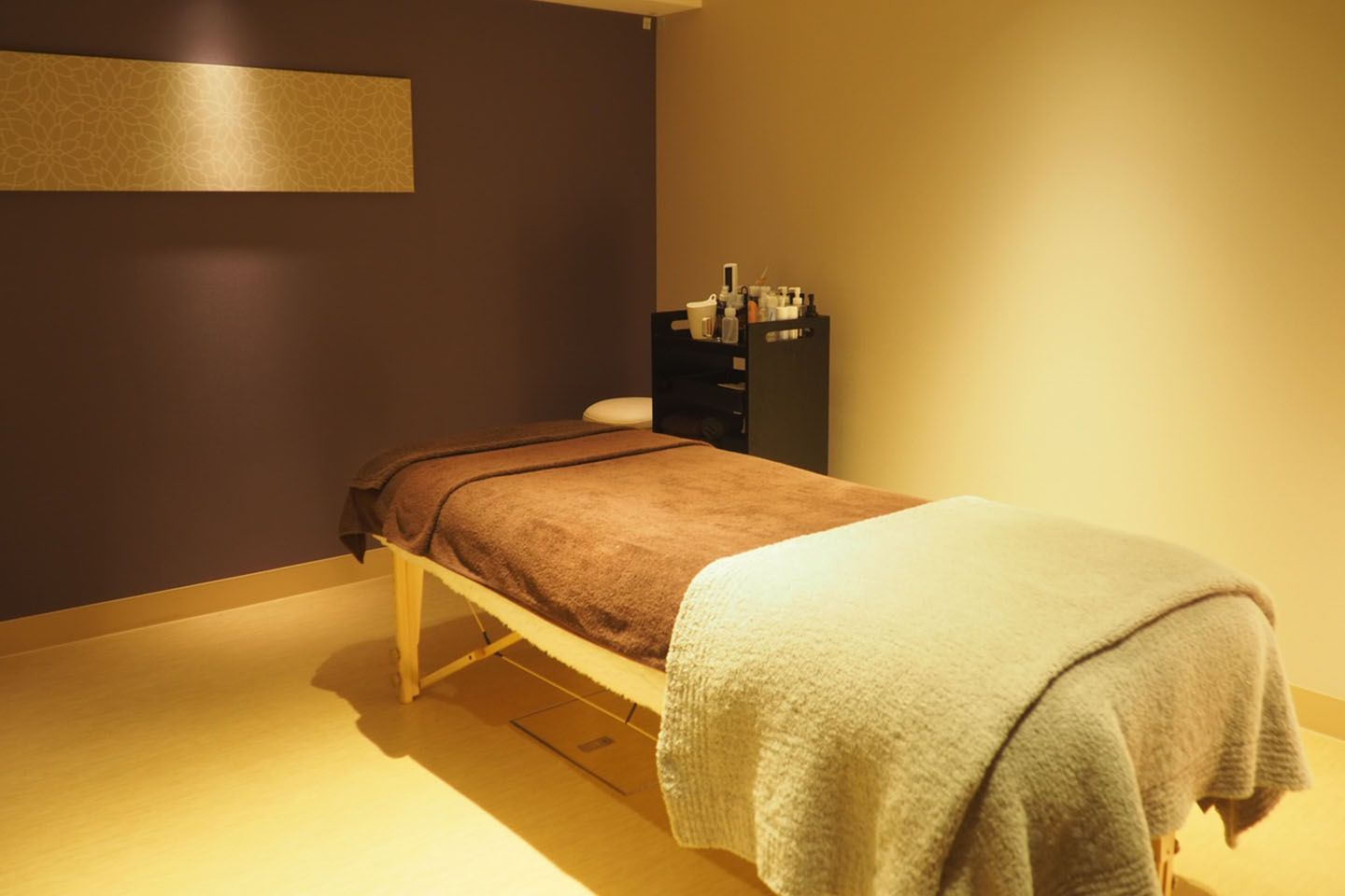 「NADESHIKO SPA」の施術室内。