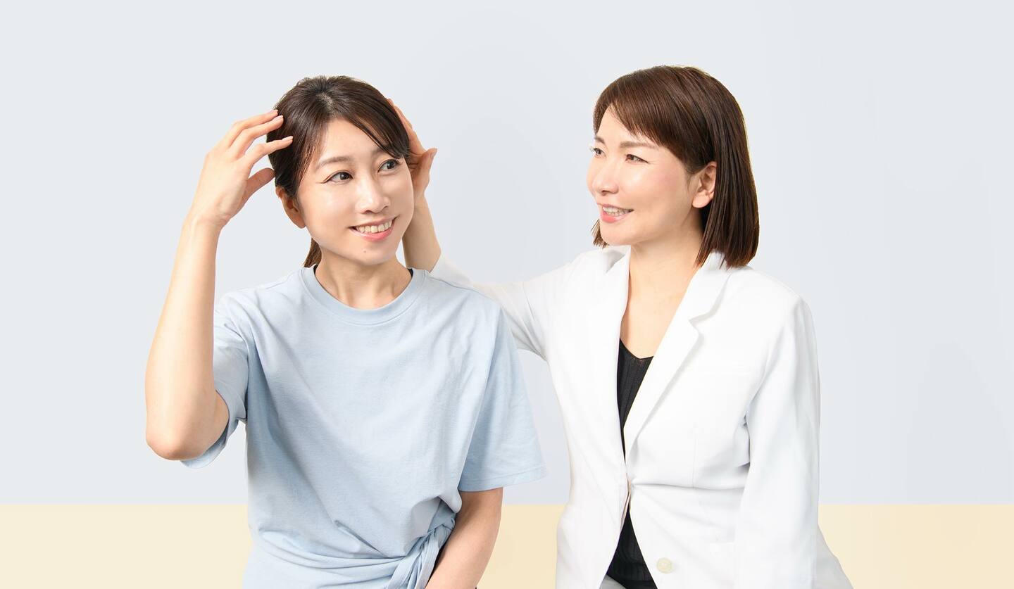 二人の女性　メソッドの指導をしている