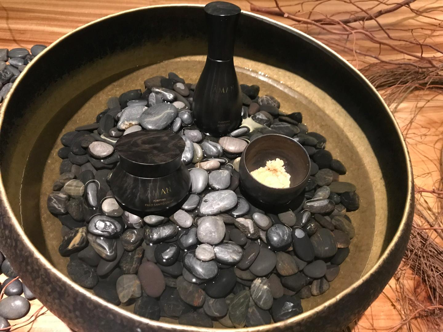 デトックス&クレンジング効果のある「ピュリファイリング」ライン。肌のむくみやエネルギーの低下などを感じるときに。
