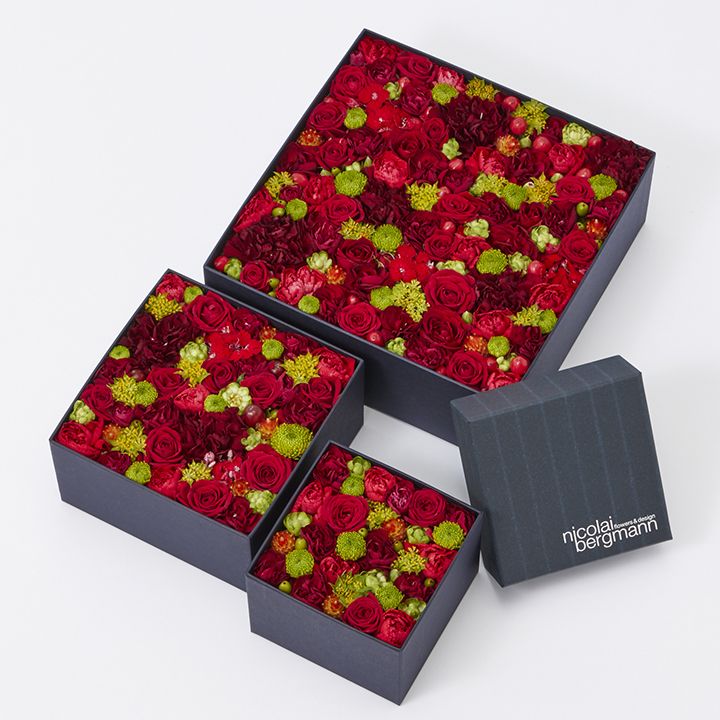 「Nicolai Bergmann Flowers & Design」 【伊勢丹オンラインストア限定】フレッシュフラワーボックス(レッド)、S、M、Lの3サイズ展開。¥3,780〜11,340(税込)