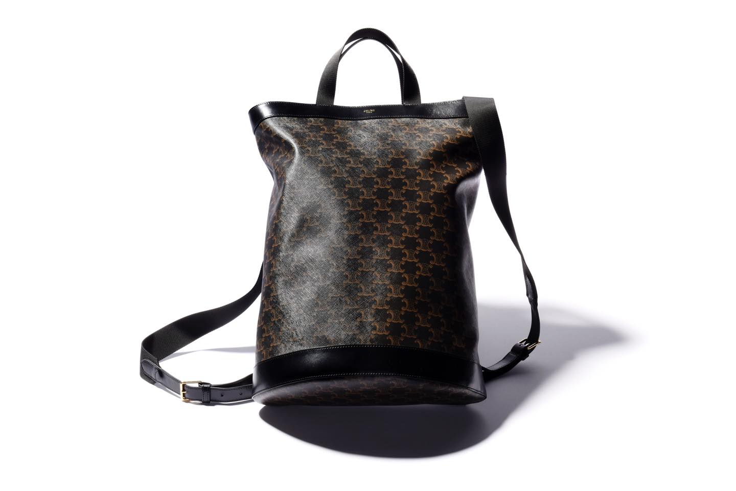 【W38×H42×D14cm】鞄¥175,000(セリーヌ ジャパン〈セリーヌ バイ エディ・スリマン〉)