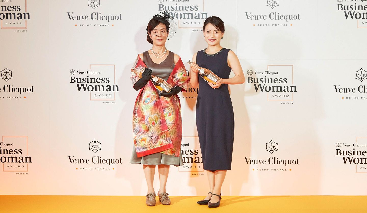 2019年度の「ビジネスウーマン アワード」に選出された大石佳能子さんと、「ニュージェネレーション アワード」に選出された平野未来さん