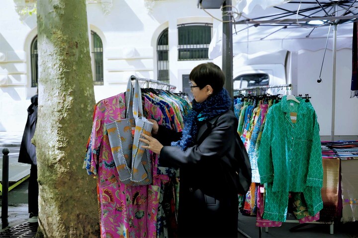 鈴木保奈美さんが撮影したスタイリストの犬走比佐乃さん