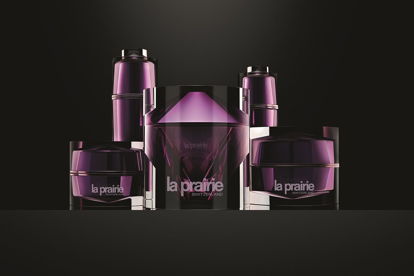 ラ・プレリー 手前・左から/PTレア HR アイクリーム 20ml ¥107,900、PTレア HR クリーム 50ml ¥166,800、PTレア HR クリーム 30ml ¥107,900 奥左/PTレア HR エレクシア 30ml ¥143,800 奥右/PTレア HR アイエレクシア 15ml ¥107,900(全て2020年11月6日発売)
