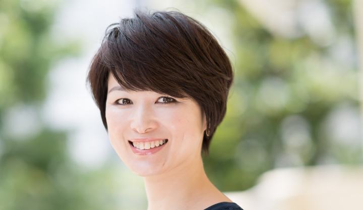 六本木美容室 白金店の副店長・田島沙智子さんが手がけたショートヘアの女性