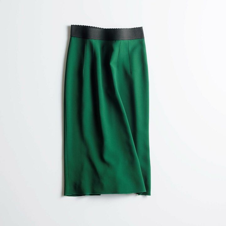 スカート￥74,000（ドルチェ＆ガッバーナ ジャパン）　［Precious2019年6月号68ページ］