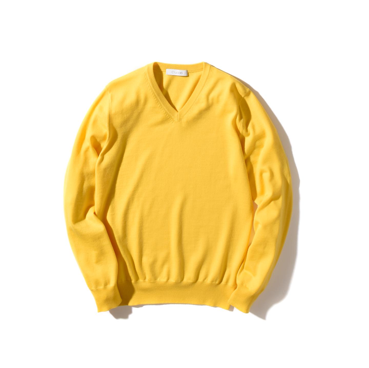 ニット¥45,000(ストラスブルゴ〈クルチアーニ〉)