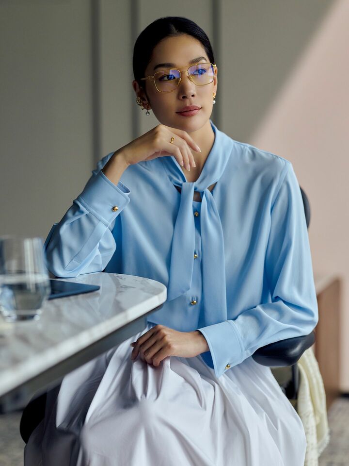 ルイ・ヴィトンのウエアを着用したモデルの大塚まゆかさん