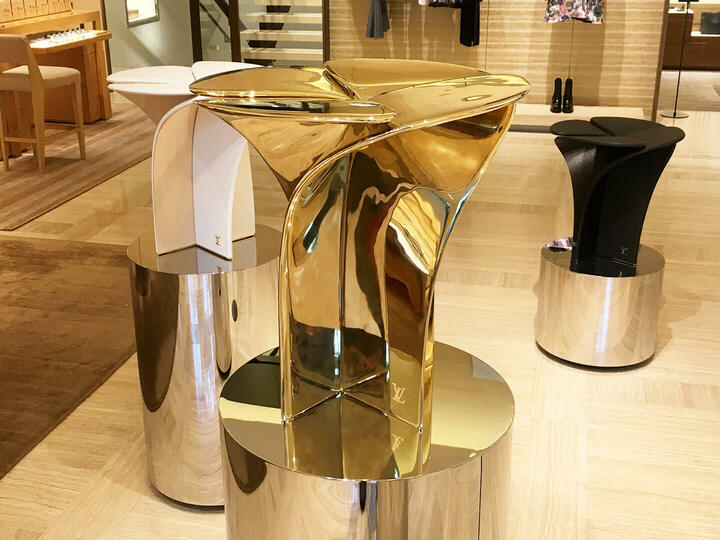 Blossom Stool / Tokujin Yoshioka[真鍮]￥2,600,000 ※リミテッドエディション