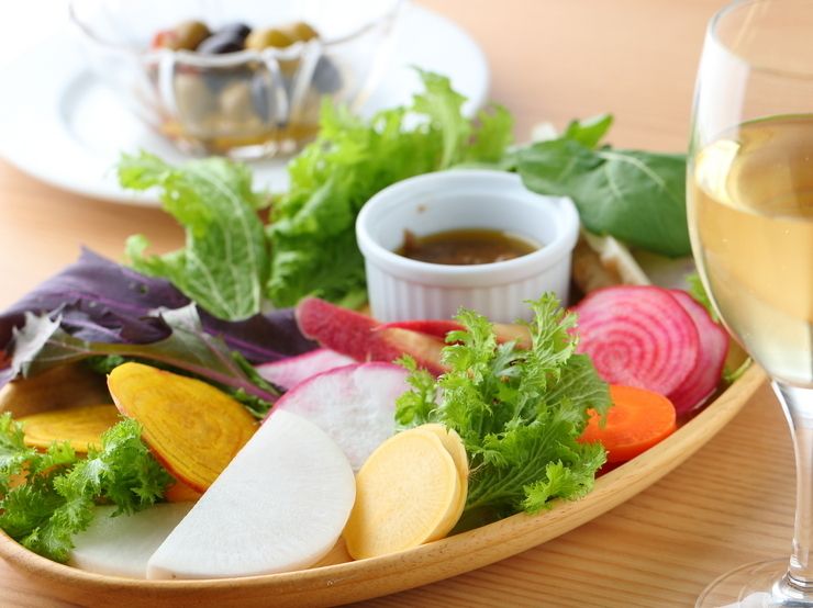 ディナーメニューより『木ノ里農園有機野菜のバーニャカウダ』1,350円