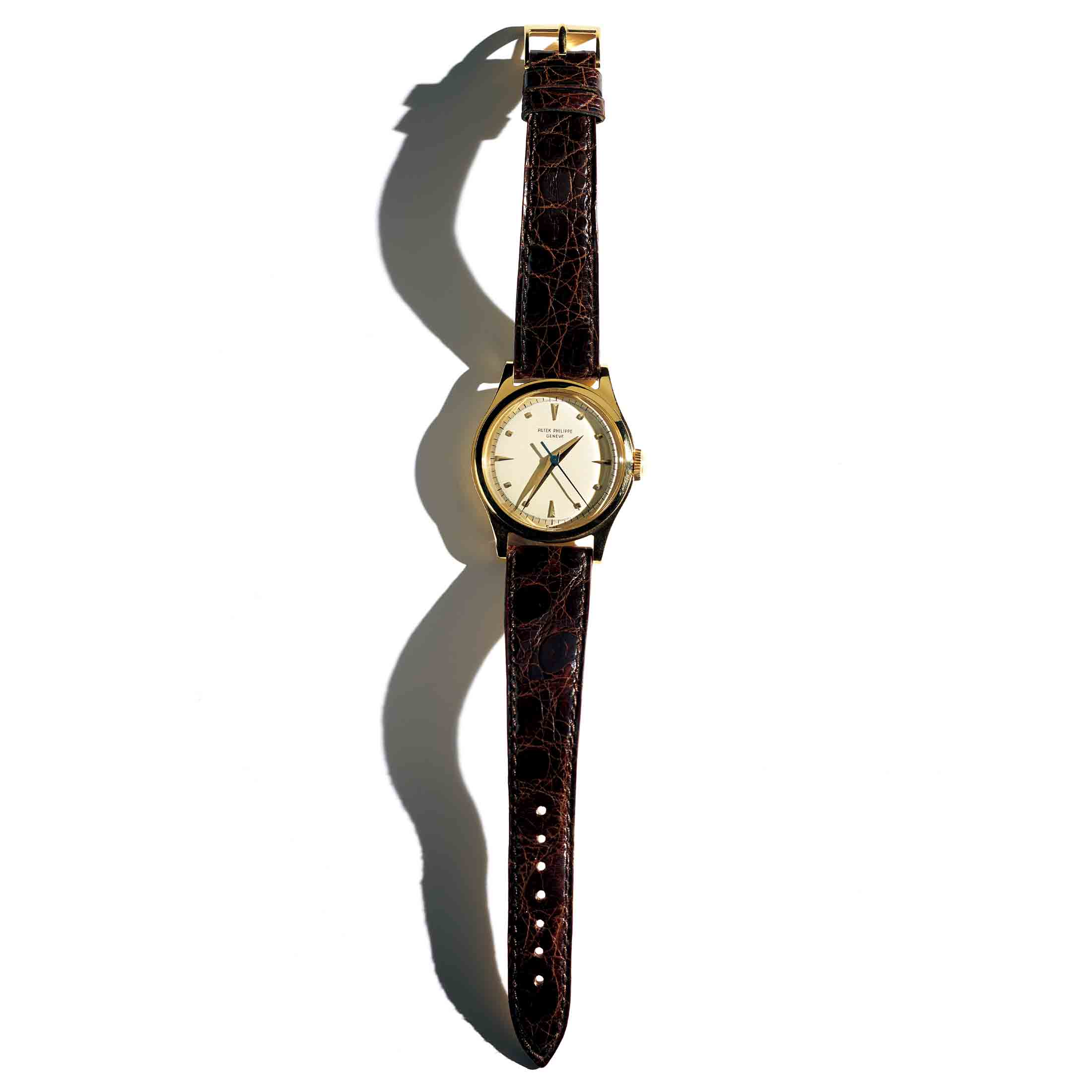 ●モデル名:『カラトラバ Ref. 2508』 ●生産国:スイス ●生産年:1951~1960年 ●価格相場:250~400万円程度 ●手巻き ●18KYGケース ●ケース径:35㎜ ●備考:ヴィンテージ時計はパーツを寄せ集めた「ニコイチ」「サンコイチ」があたりまえの世界のため、とにかく信用のできる店で買うのがベスト。また、ケースの磨き(傷取り)は、要するに「削る」のであり、削った部分は修復不可能。だから少々の傷があっても磨いていないほうが良品、というのが筆者の信念である。(富田拓朗氏私物)