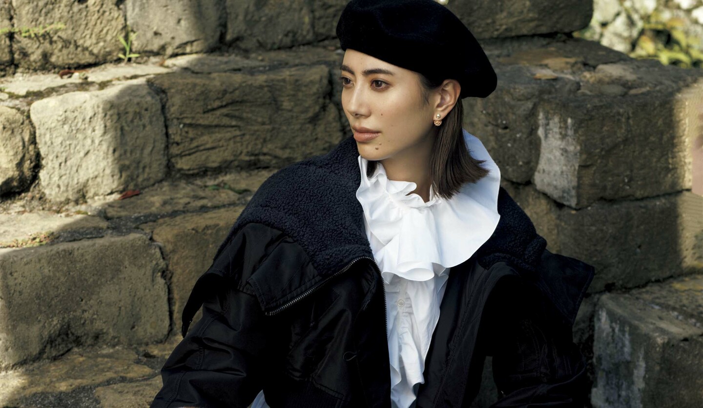 ディオールのウエアを着用したモデルの土屋巴瑞季さん