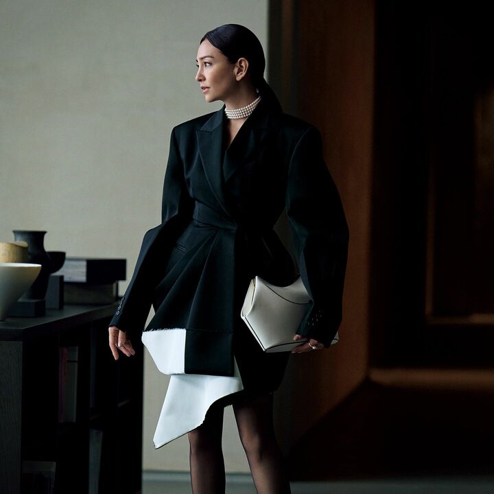 ジバンシィ by サラ・バートンのウエアを着用したモデルのRINAさん