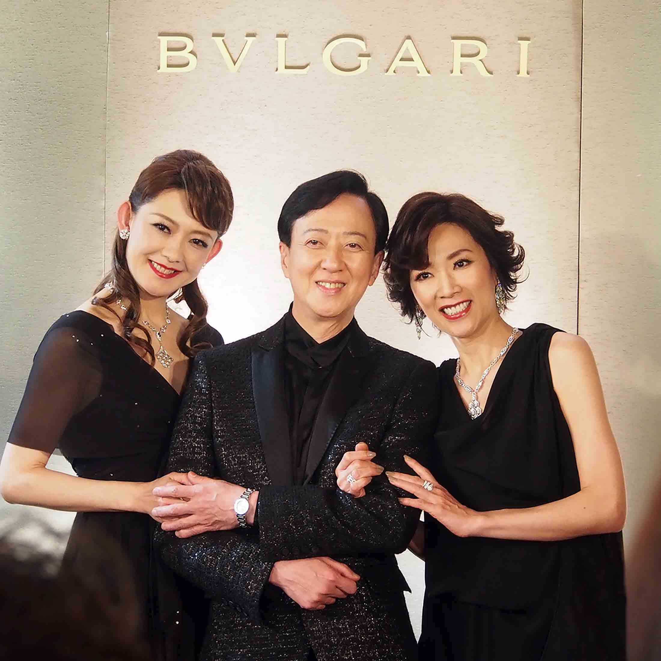 左から姿月あさとさん、板東玉三郎さん、真琴つばささん