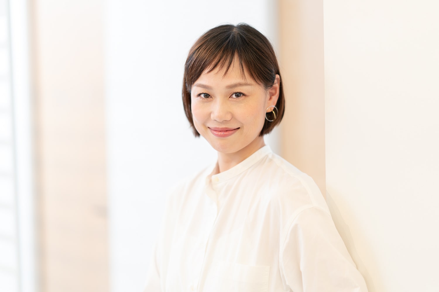 pinceau代表・山岸亜由美さん。趣味の1つが旅先でアートに触れること。「先日はバルセロナとパリを旅して、ガウディの建造物やポンピドゥーを巡ってきました」