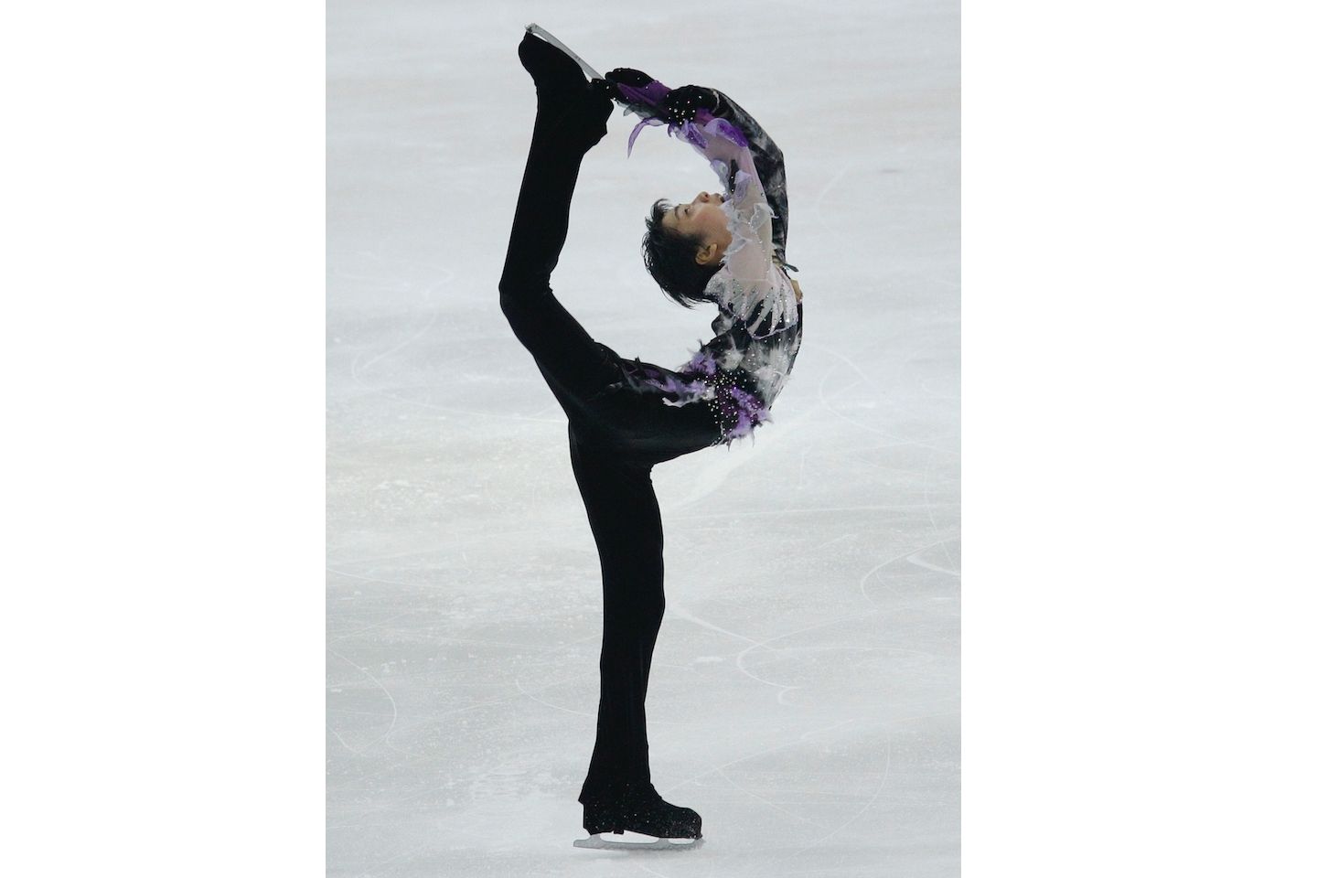 四大陸選手権でプルシェンコの得意技でもあるビールマンスピンを披露 写真:AP/アフロ
