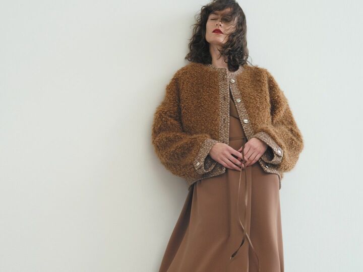 シクラスのウエアをまとった女性