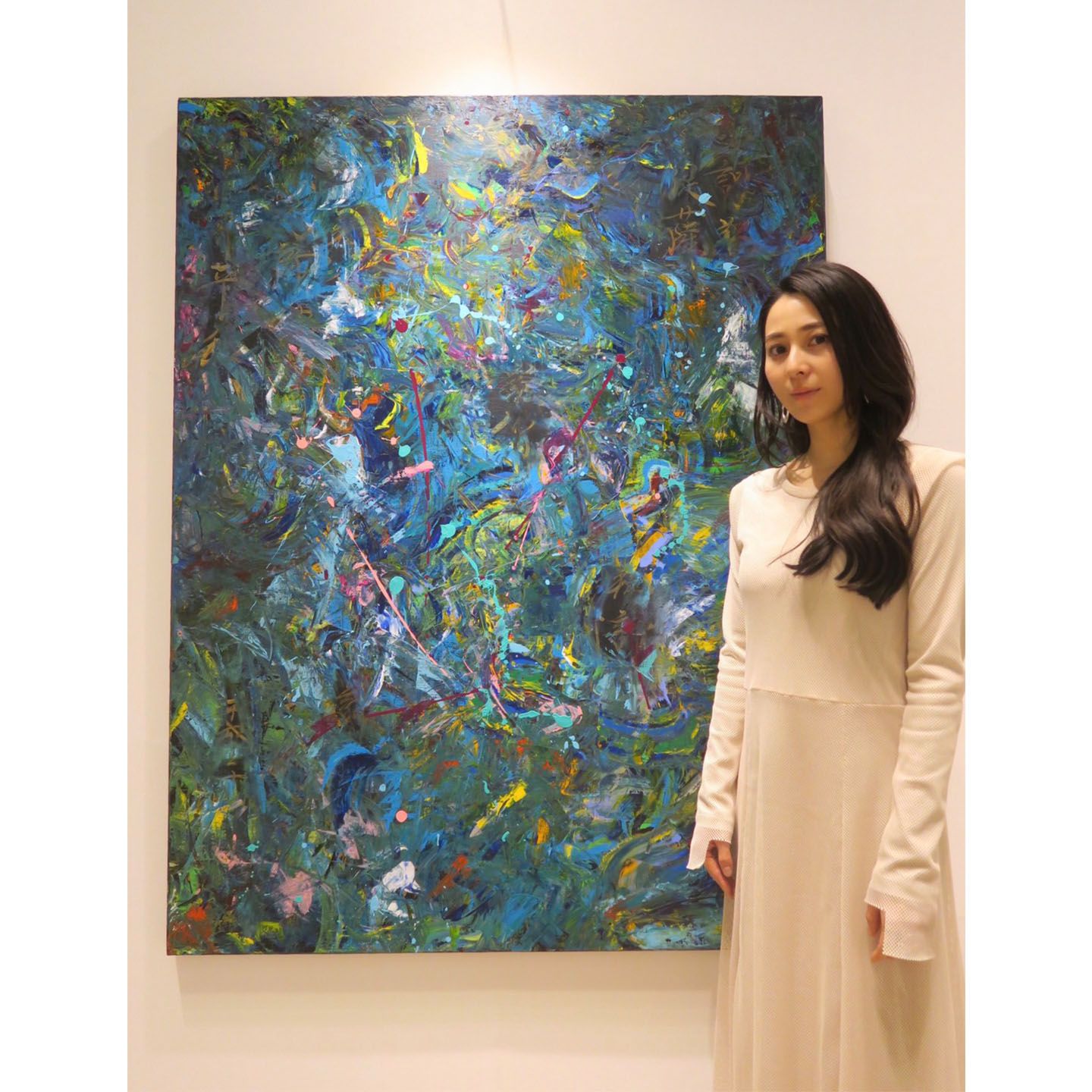 展示作品と岡西さん