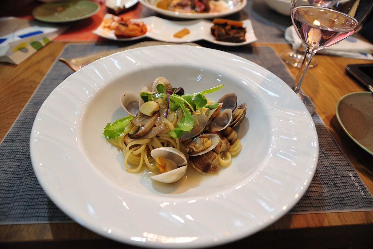 パスタの貝はどうやって食べるのが正解?