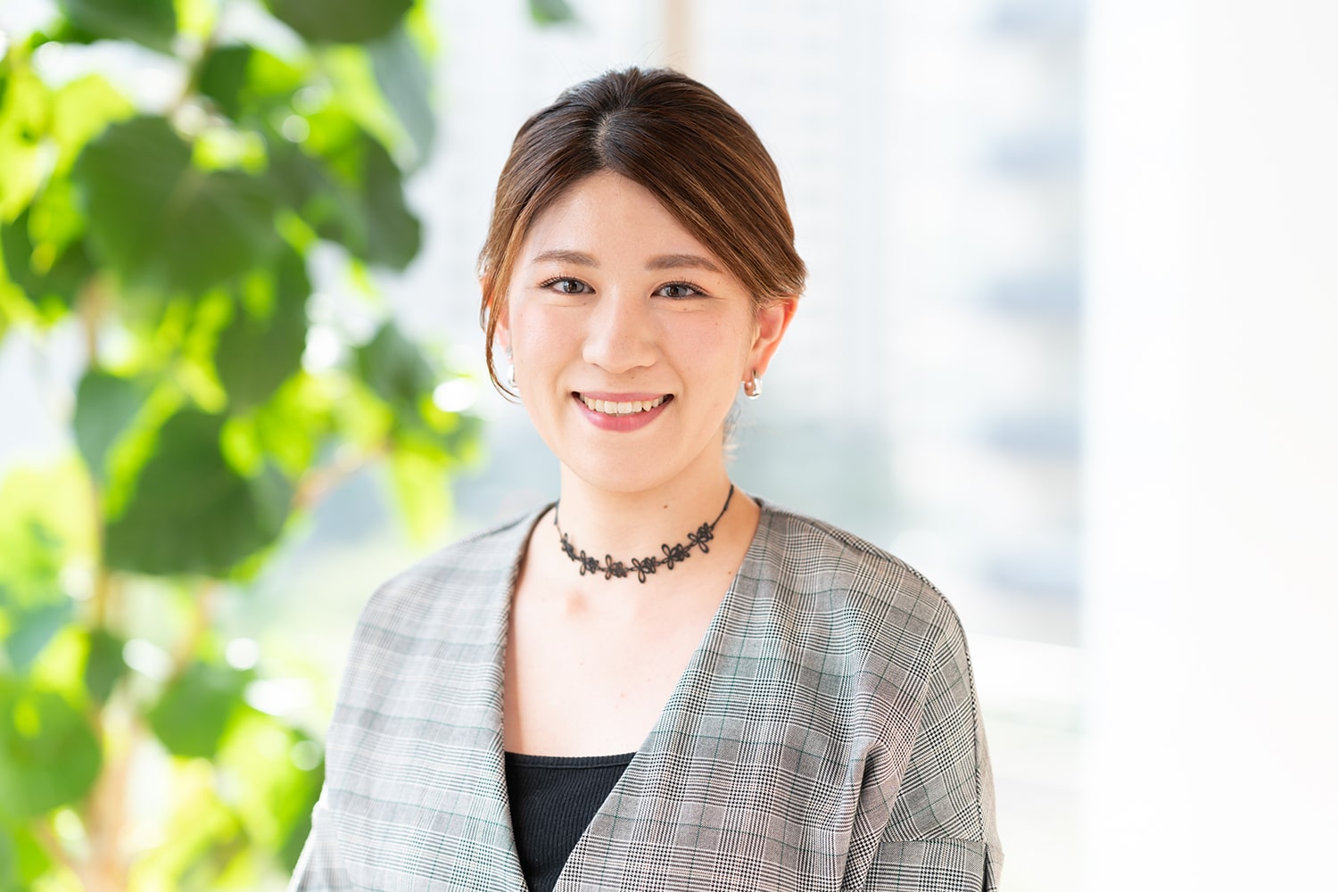 kakimoto arms MUSASHIKOSUGI カラーディレクター・太田桂子さん。メイク道具を集めるのが趣味。「カラーリストなので、真っ先にアイシャドーや口紅など色物をチェックします」