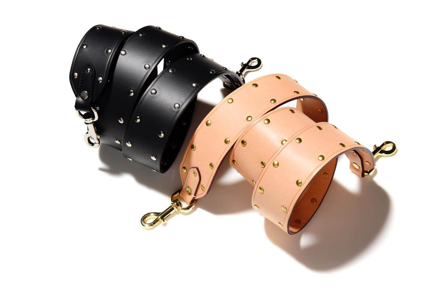 レザーストラップ各¥44,000(グローブ・トロッター 銀座)
