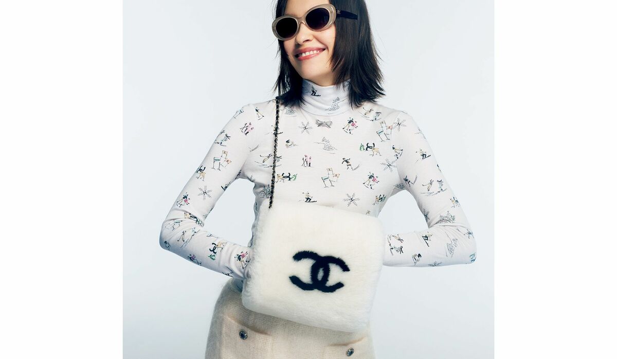 一目で心を奪われる！「シャネル」愛らしい真っ白な【シアリング