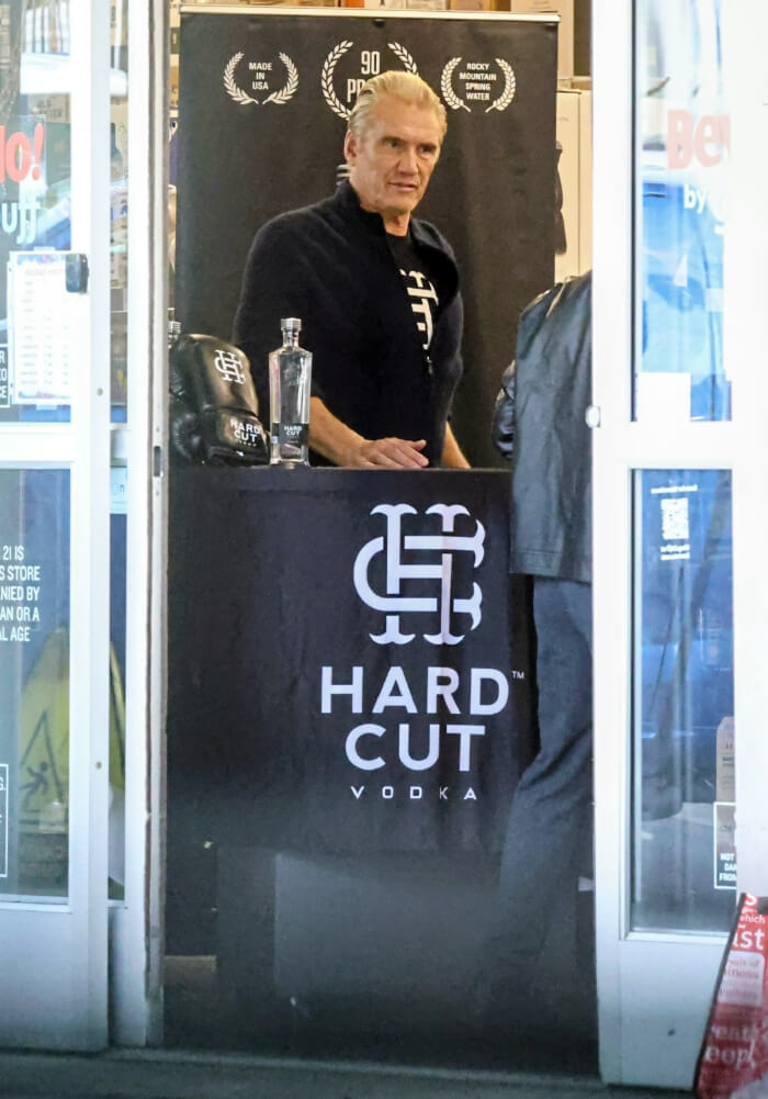 2025年12月30日、自身が監修したウォッカ「HARD CUT VODKA」のプロモーションイベント。 