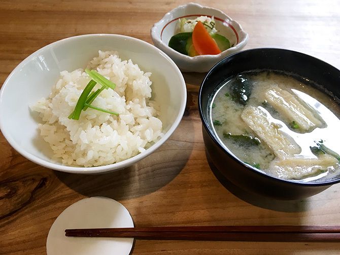 石堂橋 白つぐ ご飯とお味噌汁