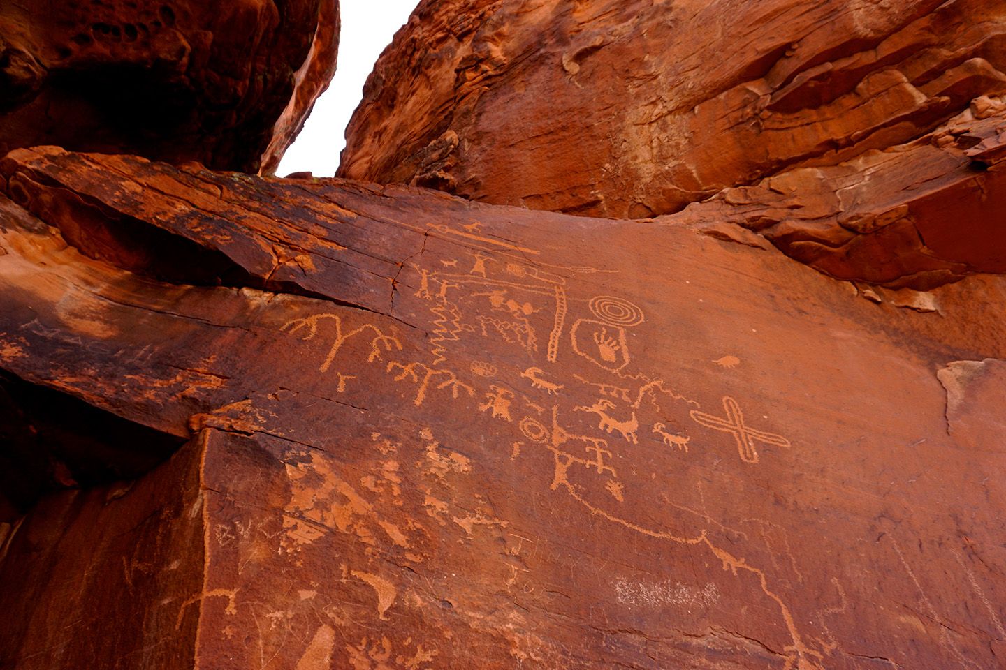 400年以上前にネイティブアメリカンによって描かれたとされるペトログリフ