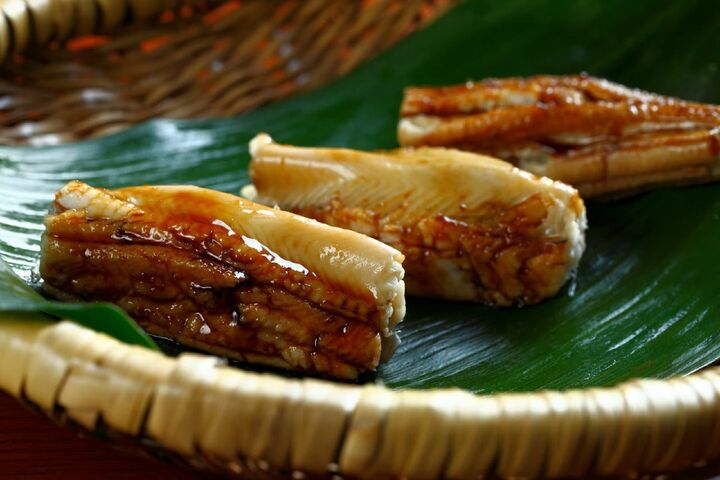 穴子黒米ずし