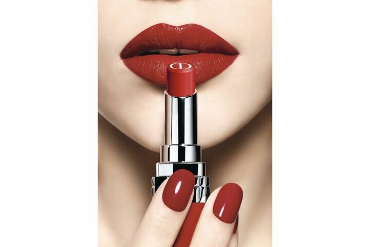 他のリップアイテムを一線を画すケア効果の高さは、乾燥しやすいこれからの季節の心強い味方に。